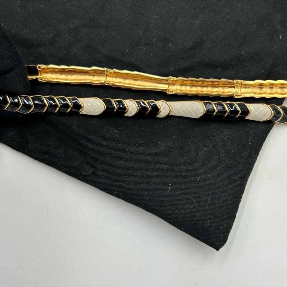 Women’s Saint Laurent gold tone necklace with alternating links - Picture 6 of 9